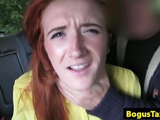 Ginger სტუდენტი ექსპლუატაციაში ყალბი ტაქსის მძღოლი ყალბი ცენტრი უკანა სავარძელი