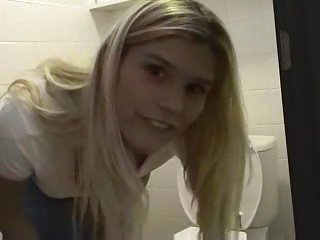 Porn vids უფასო დანიელი აბაზანა, დიდი მკერდი